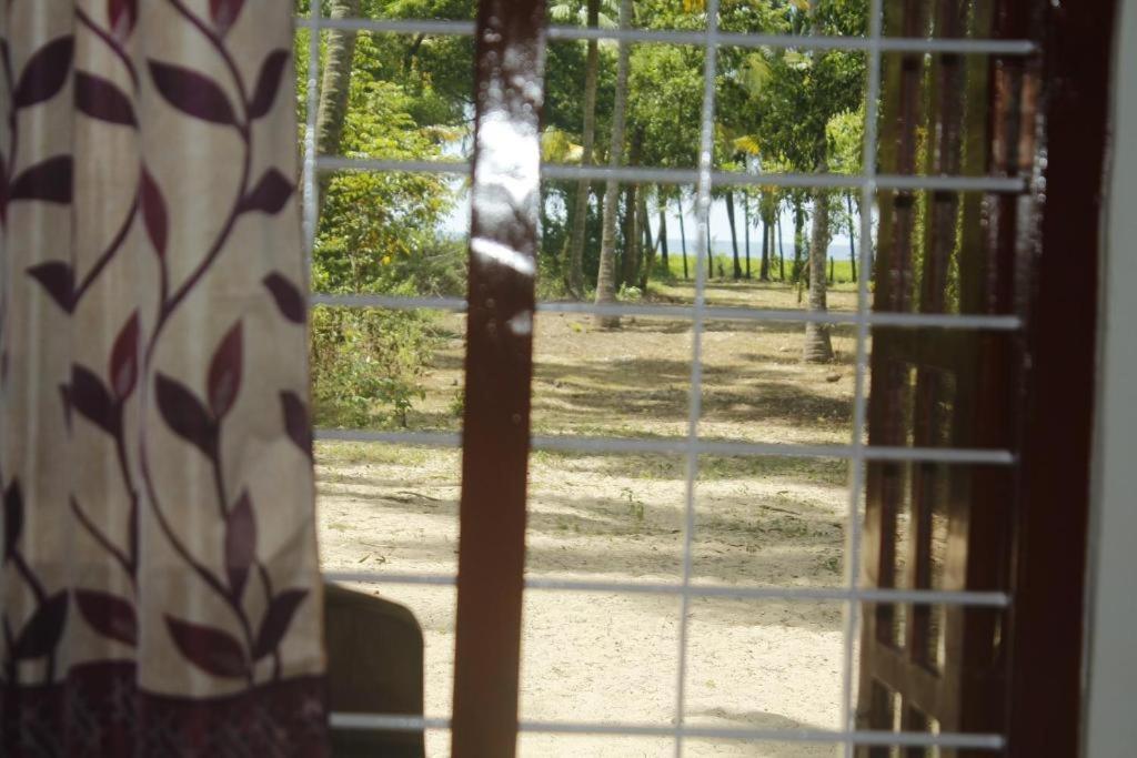 Marari Felix Beach Homestay 마라리쿨람 외부 사진